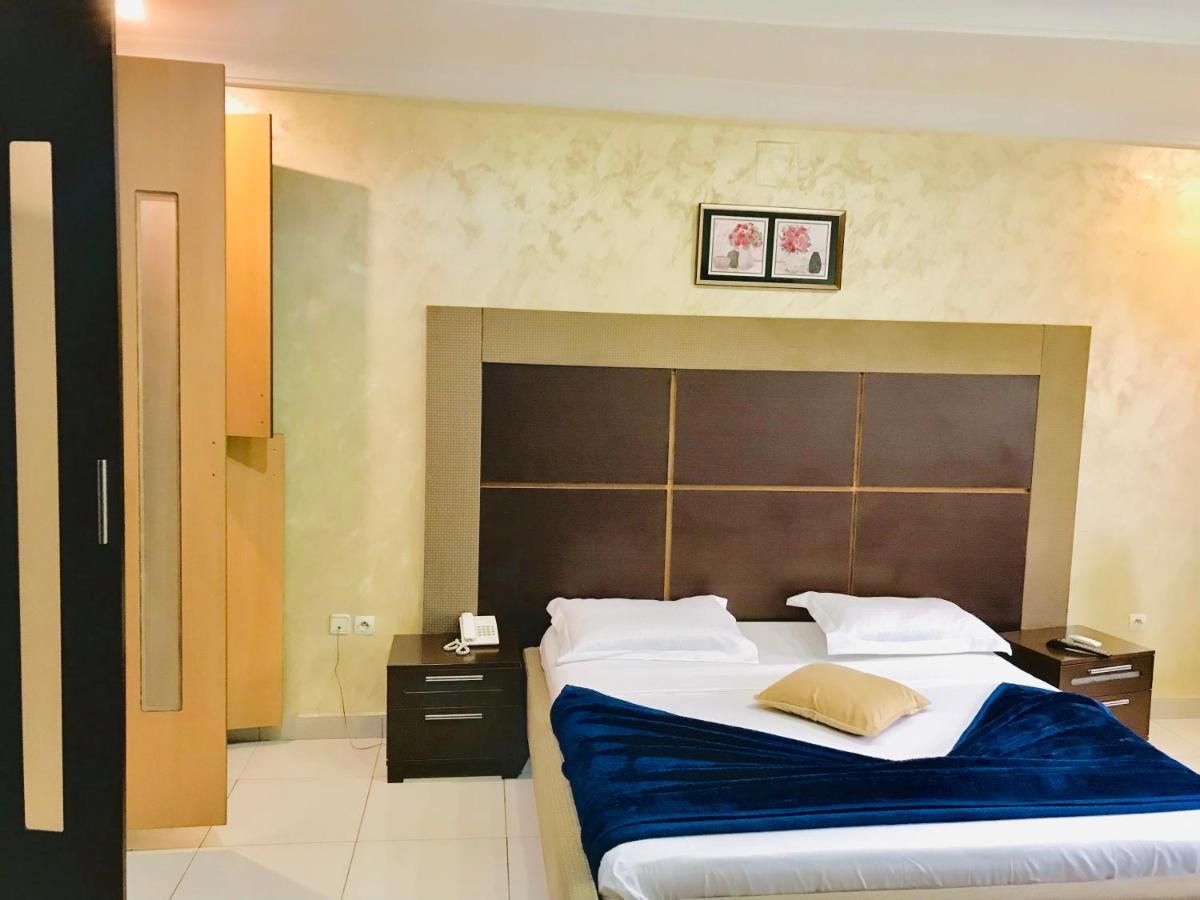 Class Hotel Brazzaville Kültér fotó