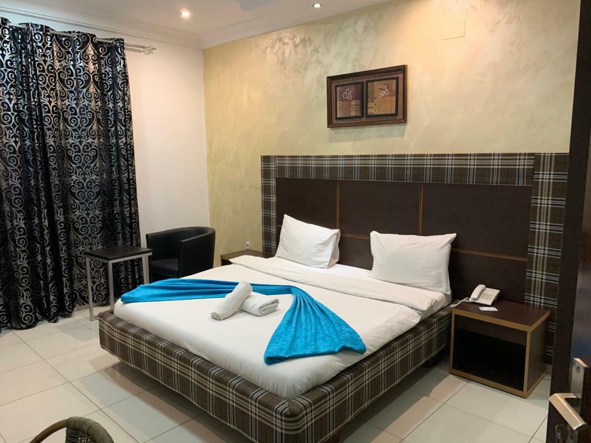 Class Hotel Brazzaville Kültér fotó